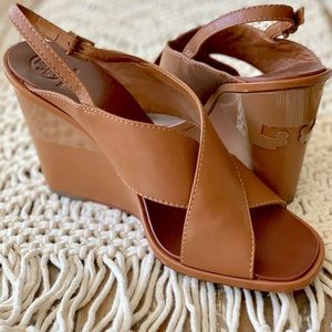 Tory Burch Gabrielle Leather Wedge Sandal - 10